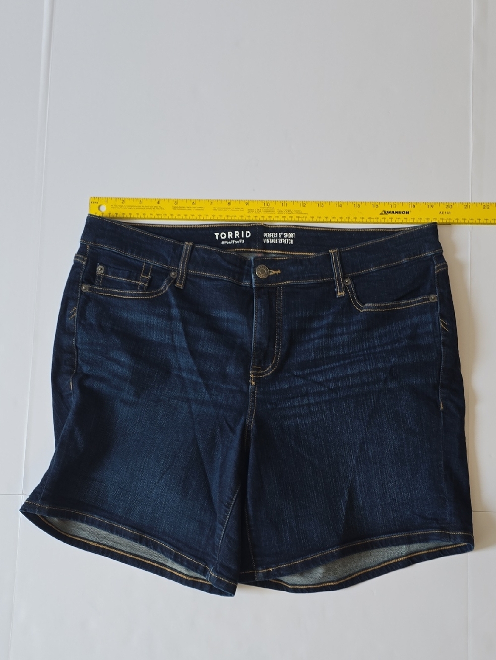torrid Size 16 Dark Wash Denim Jean Shorts J5